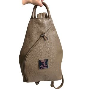 Valentina slingbag bag backpack taupe leather unisex made in Italy